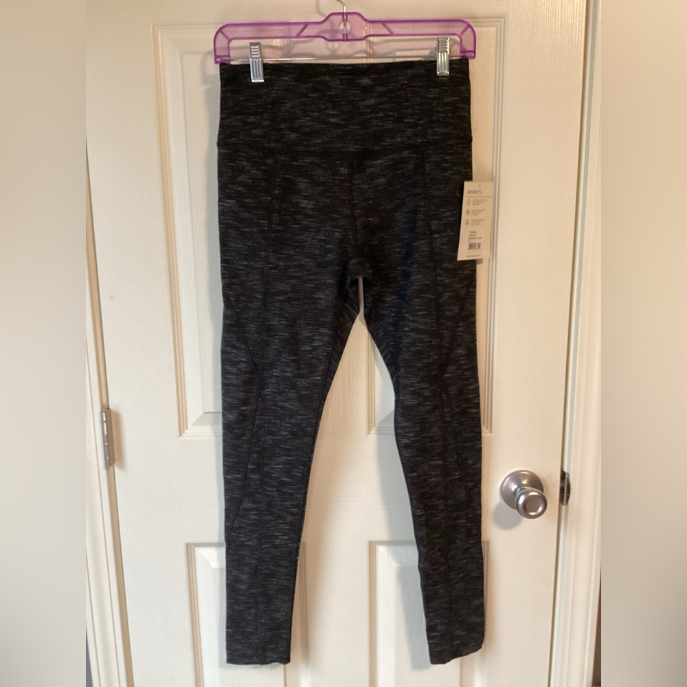 Black and white Mondetta leggings-NWT-size small